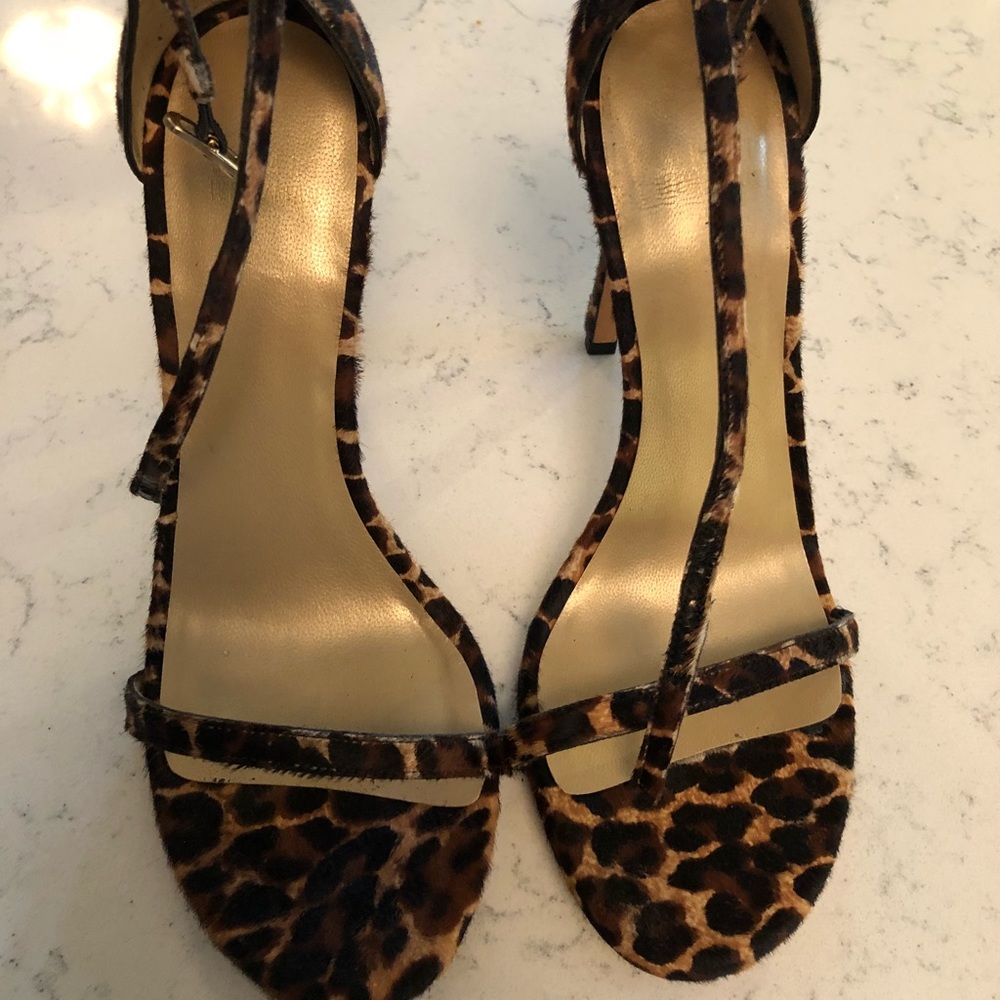 Stuart Weitzman 4” heel